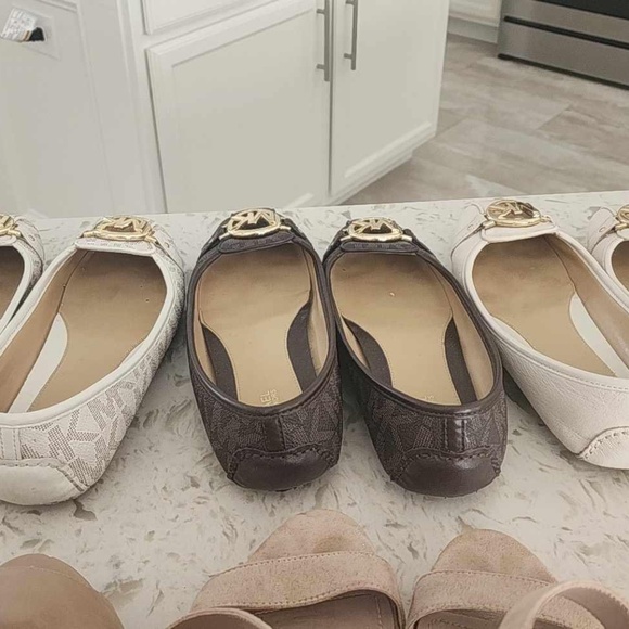 3 Authentic Michael Kors size 6 flats - Picture 3 of 4
